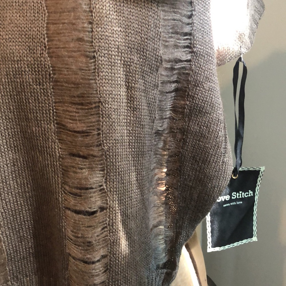NWT Love Stitch boutique sleeveless sweater - Picture 4 of 5